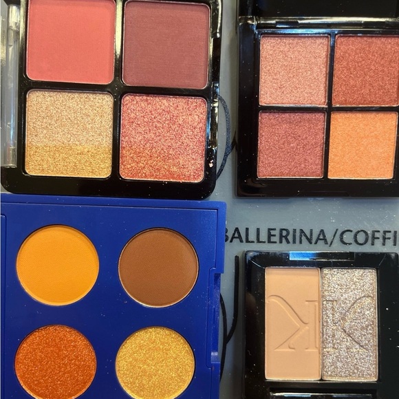 Eyeshadow pallet bundle - Picture 2 of 2